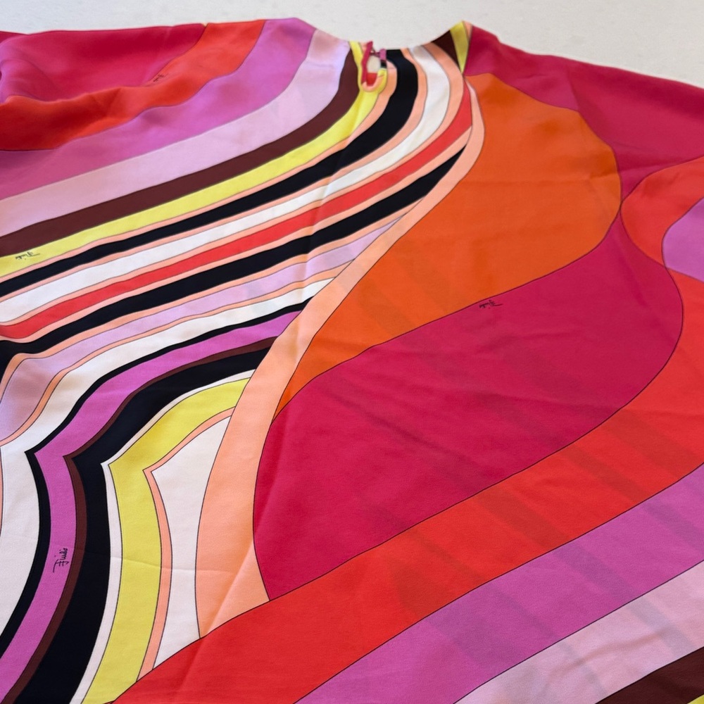 Emilio Pucci Pink and Orange Silk poncho - Picture 9 of 16